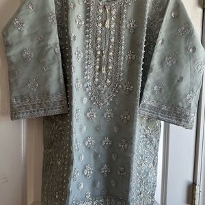 Elegant Embroidered Kurta - Light Sage